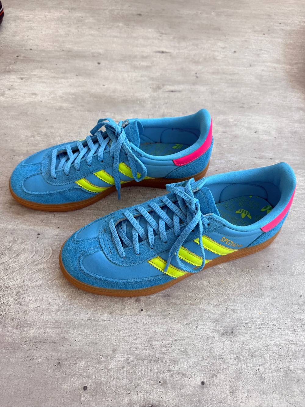 adidas Bright Blue Suede Low-Top Sneakers with Neon Yellow Stripes - Picture 3 of 5